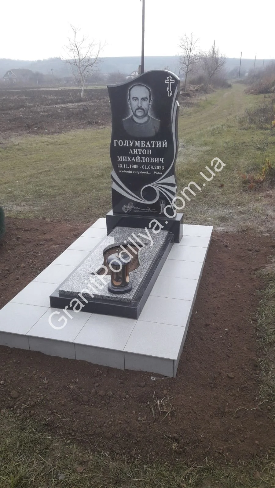 Одинарний пам'ятник з граніту - Кам'янець-Подільський | GranitPodillya